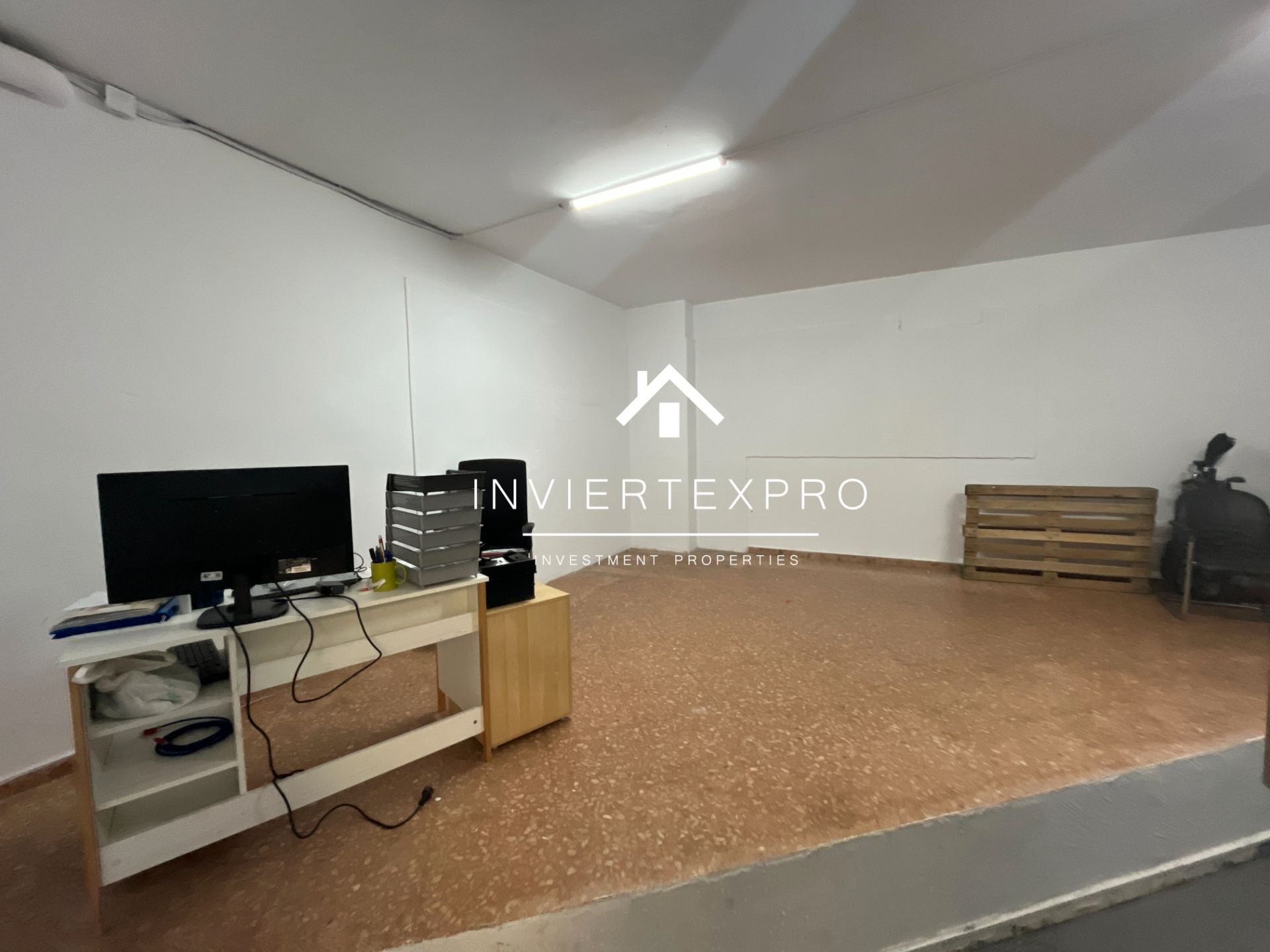 Commercial for sale in L'Hospitalet de Llobregat, Spain