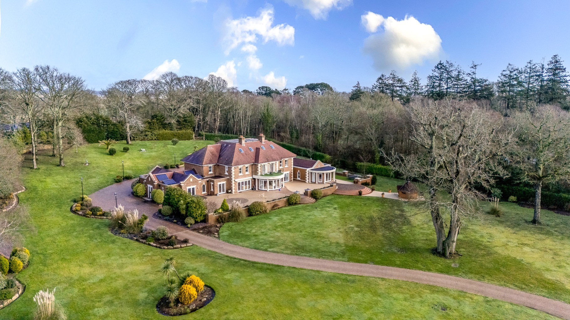 A substantial country home set in 4.73 acres near Wimborne, with generous living spaces, four en suite bedrooms plus addition