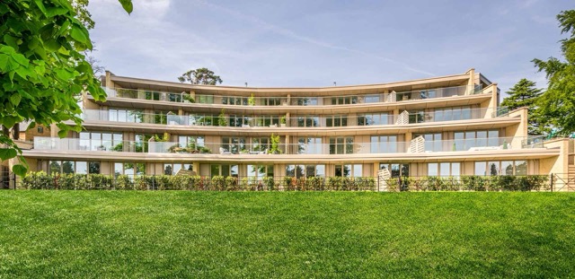 Elegant Berkshire Homes with Stunning Parkland Views