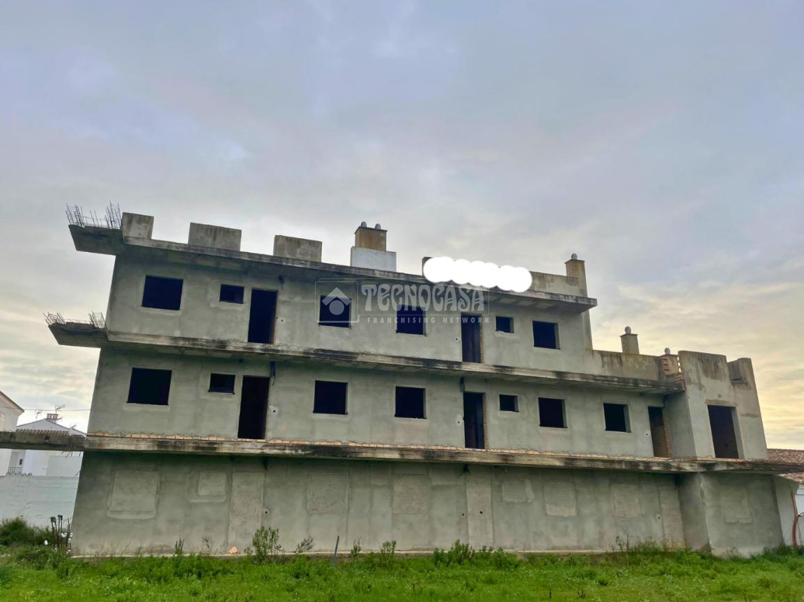 Building for sale in Chiclana de la Frontera, Spain