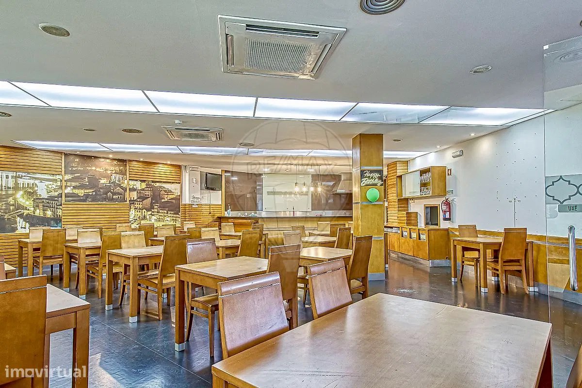 Commercial for sale, Porto (Ramalde, Portugal)