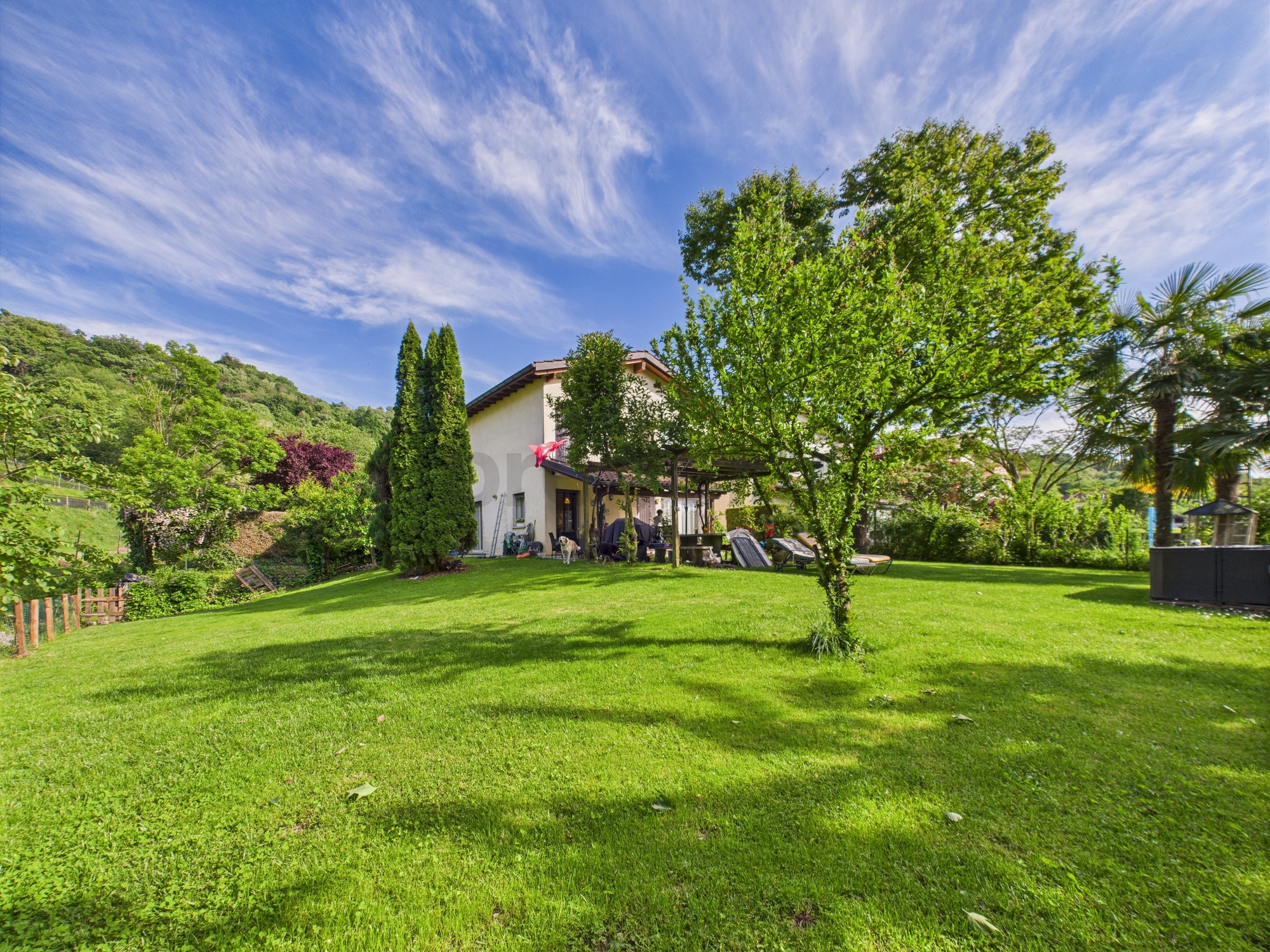 Tranquillità e natura: splendida villetta con grande giardino
