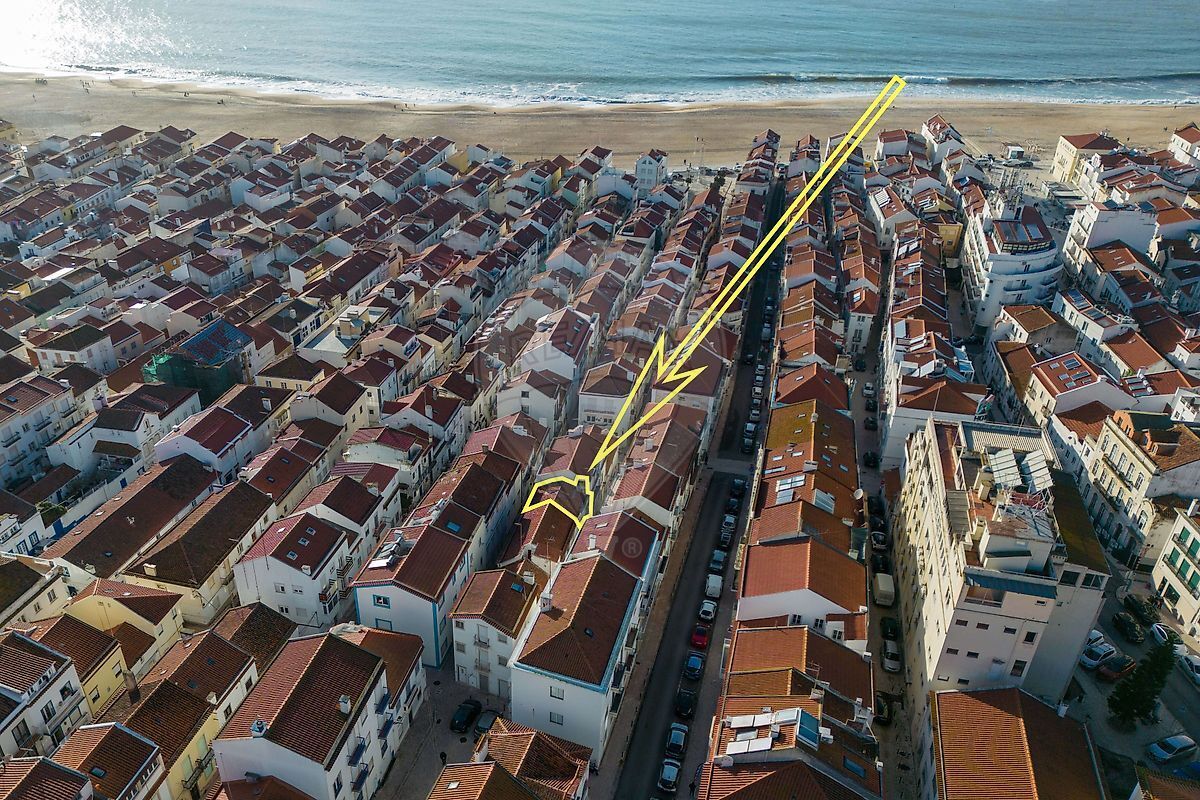Building for sale in Nazaré, Portugal