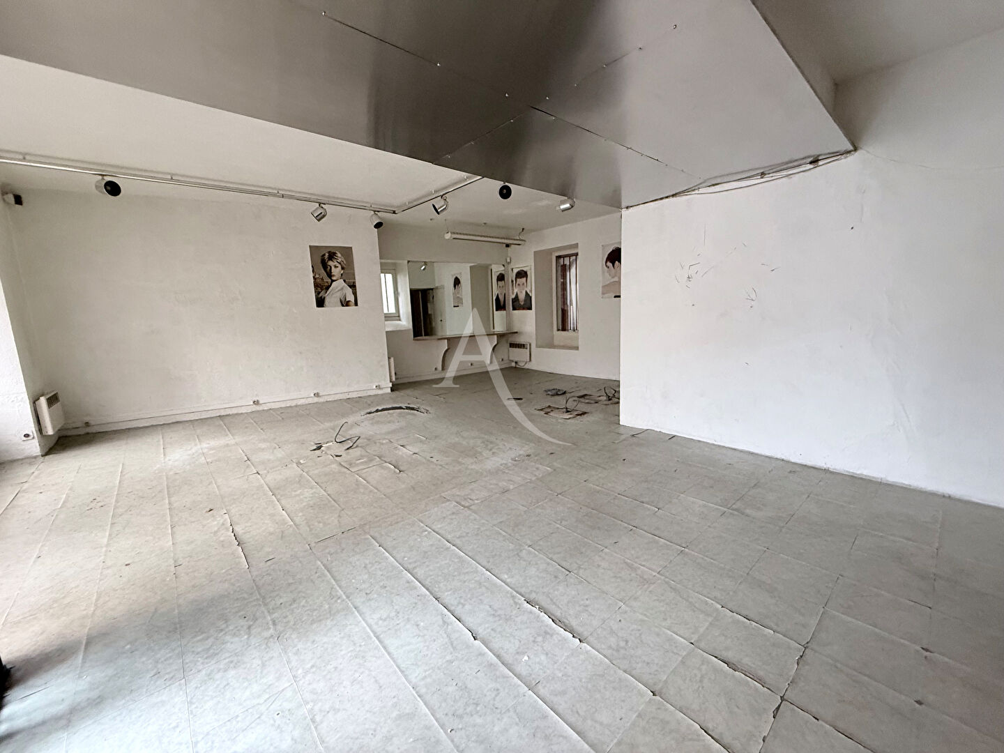 Commercial for sale in Pau, France