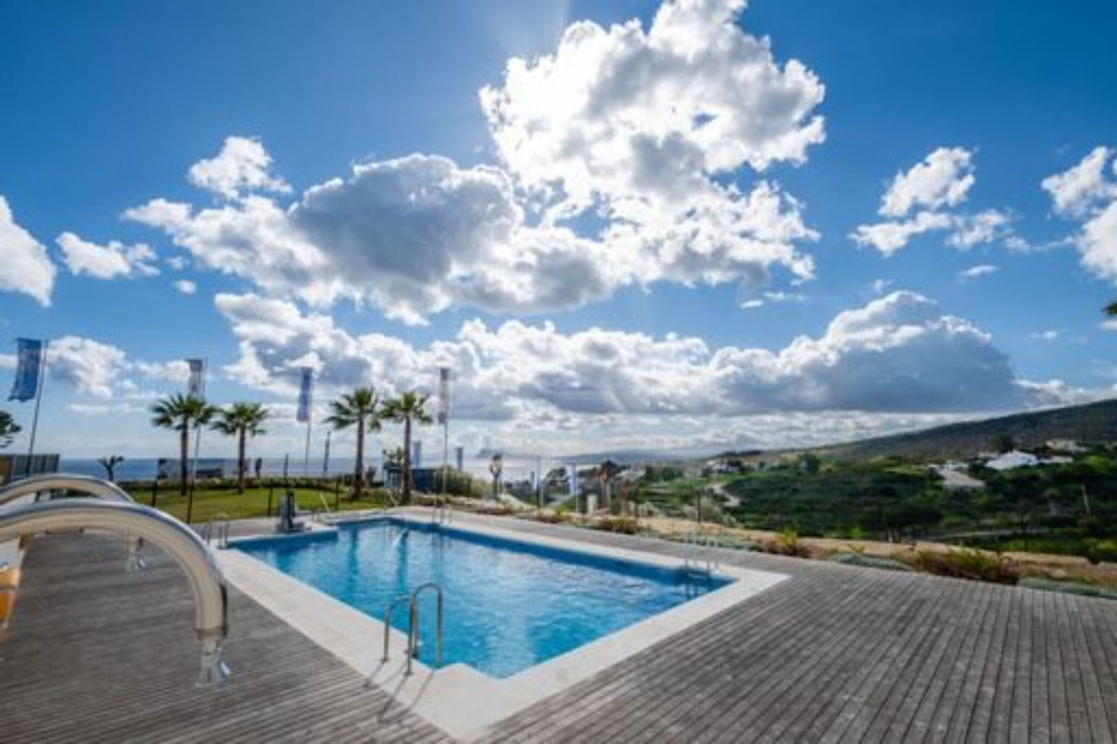 AWARD WINNING LUXURY REAL ESTATE AGENCY, LUXURIOUS CONTEMPORARY VILLAS WITH STUNNING VIEWS: YOUR IDEAL GOLF RETREAT