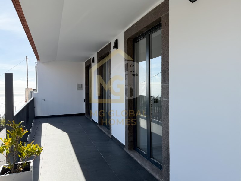 Charming single storey 2 bedroom villa in São Gonçalo - brand new