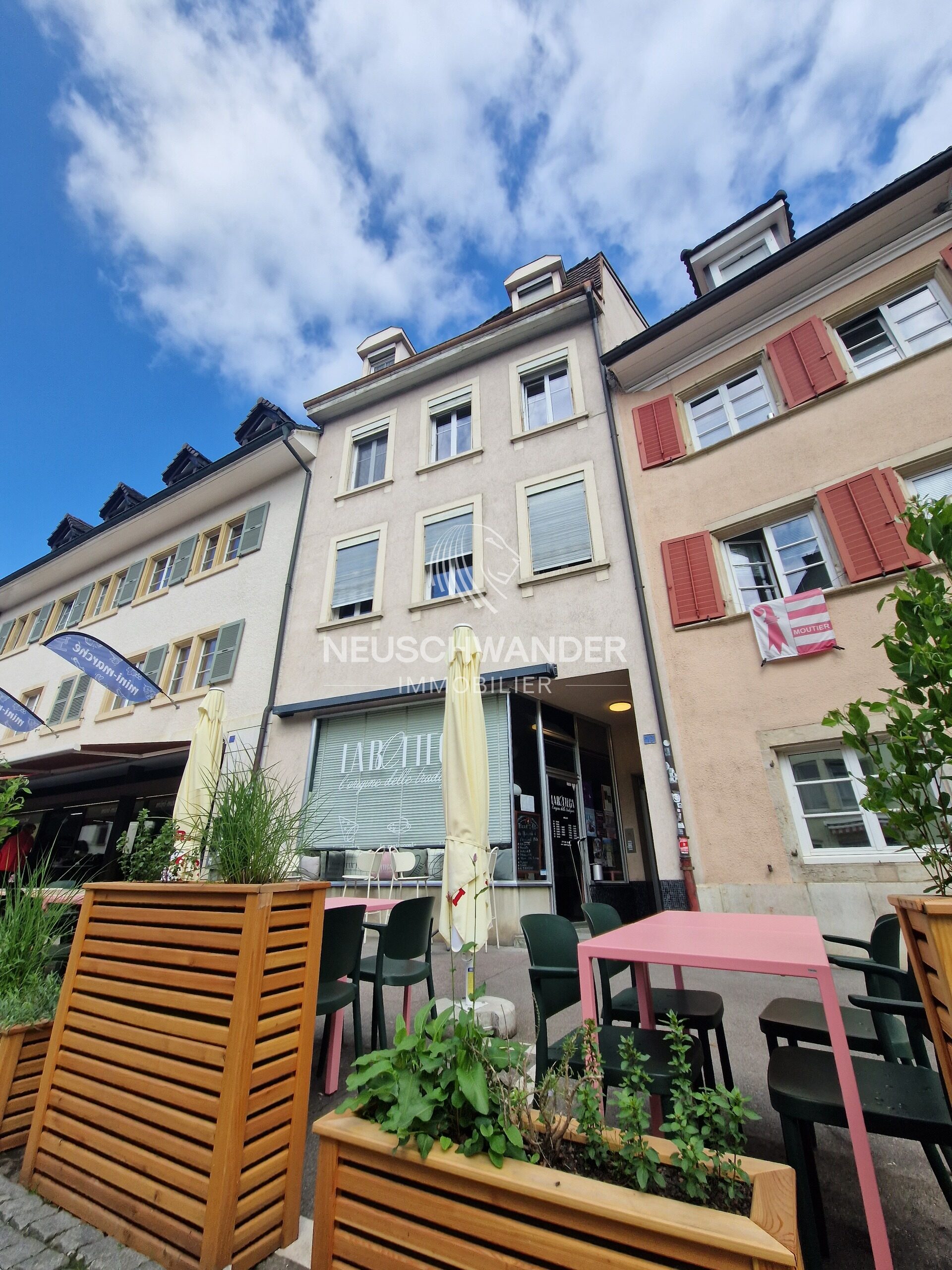 Investment property with 4 apartments and 1 restaurant in Delémont