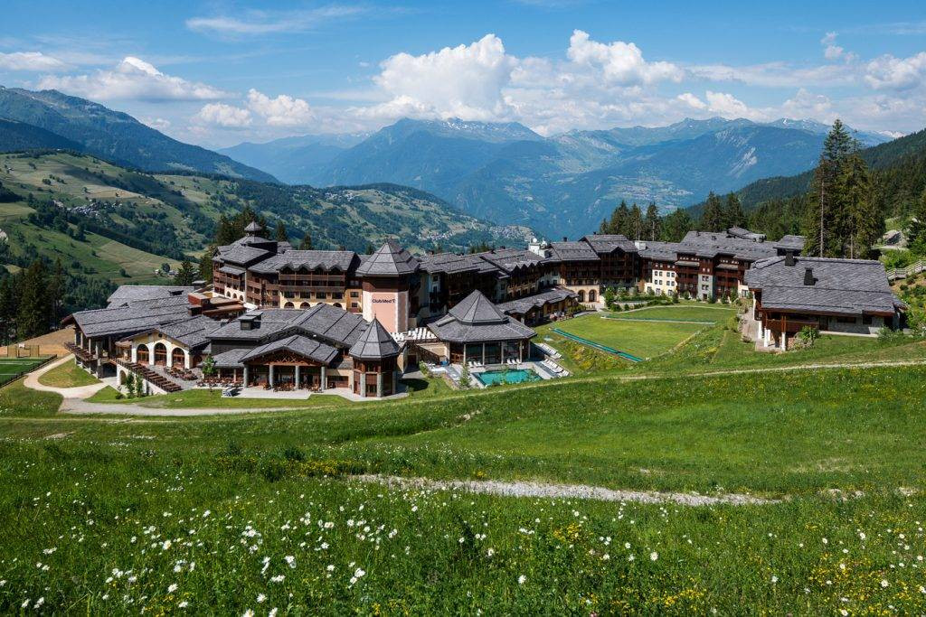 Magnificent hotel for sale