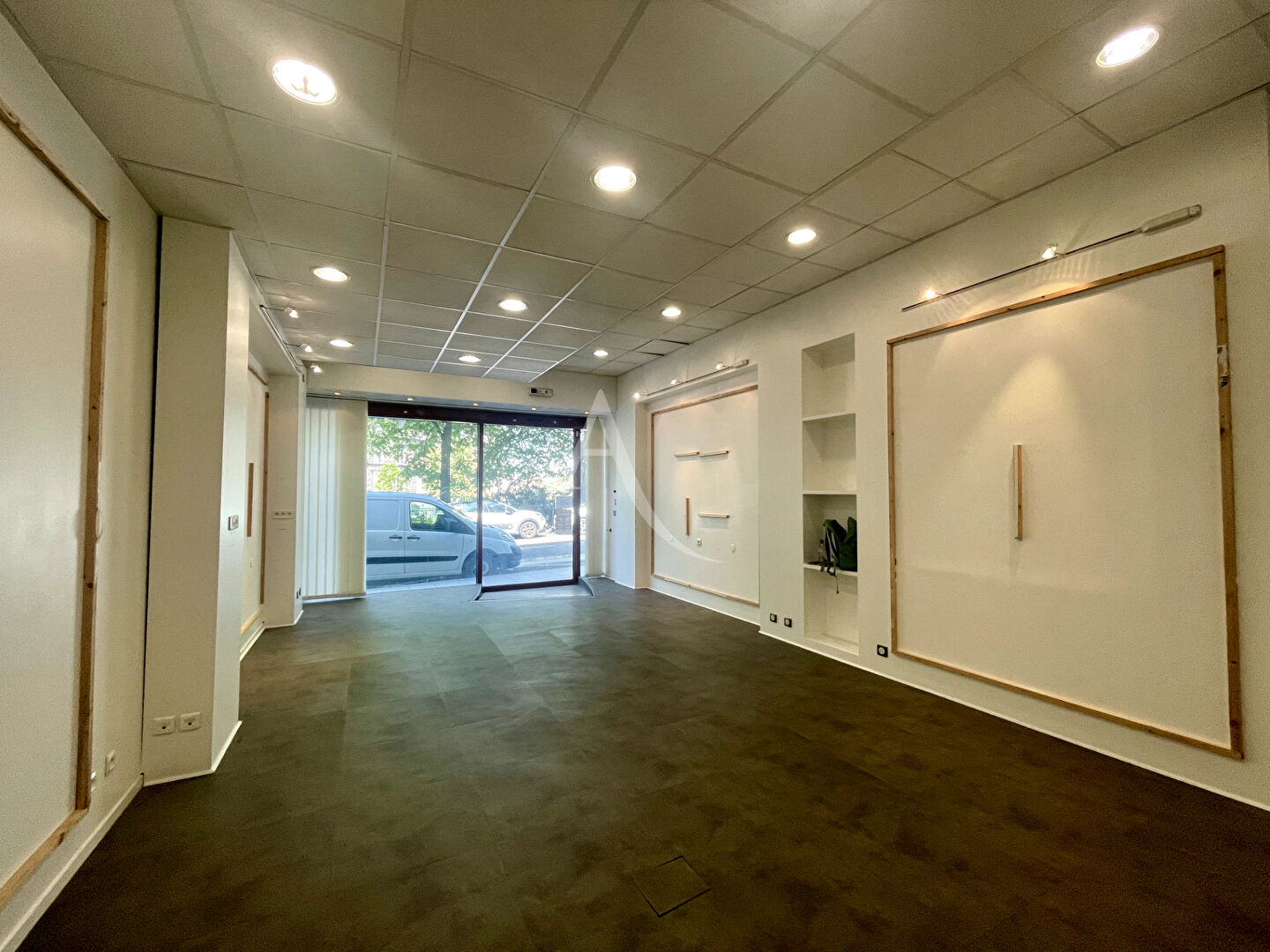 Commercial for sale in Clermont-Ferrand, France