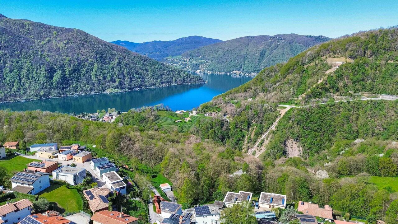 Portion of building land with lake view in Rovio