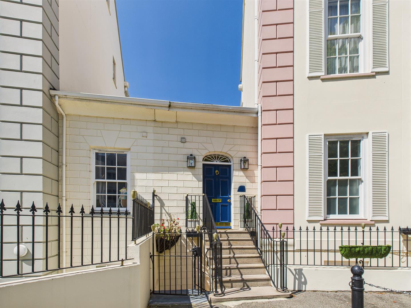 Apartment: for sale in St. Saviour Jersey