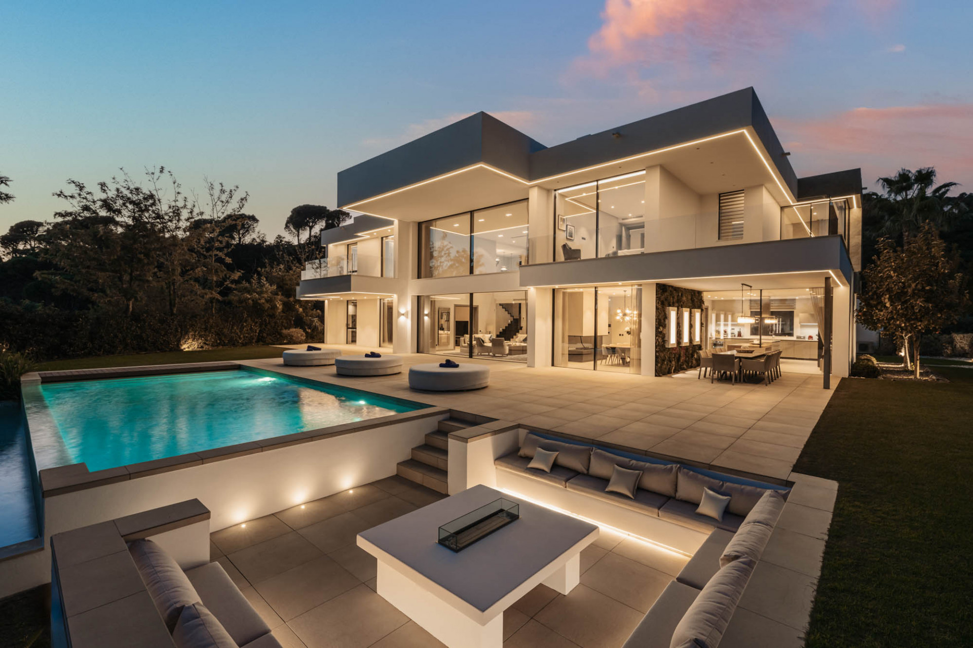 AWARD WINNING LUXURY REAL ESTATE AGENCY, ELEGANT MEDITERRANEAN VILLA WITH BREATHTAKING PANORAMIC VIEWS