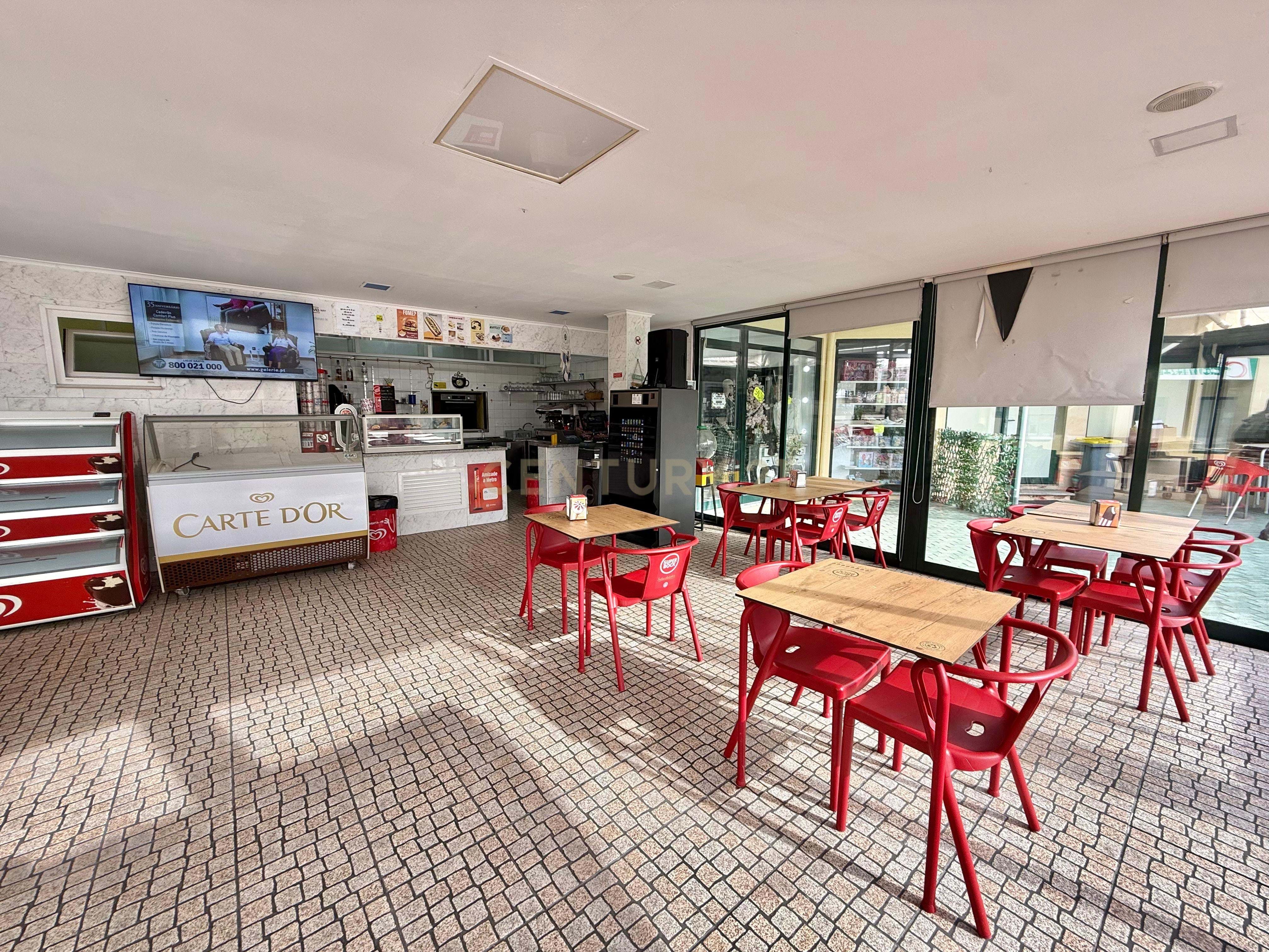 Charming Ice Cream Cafe in Fernão Ferro, Seixal