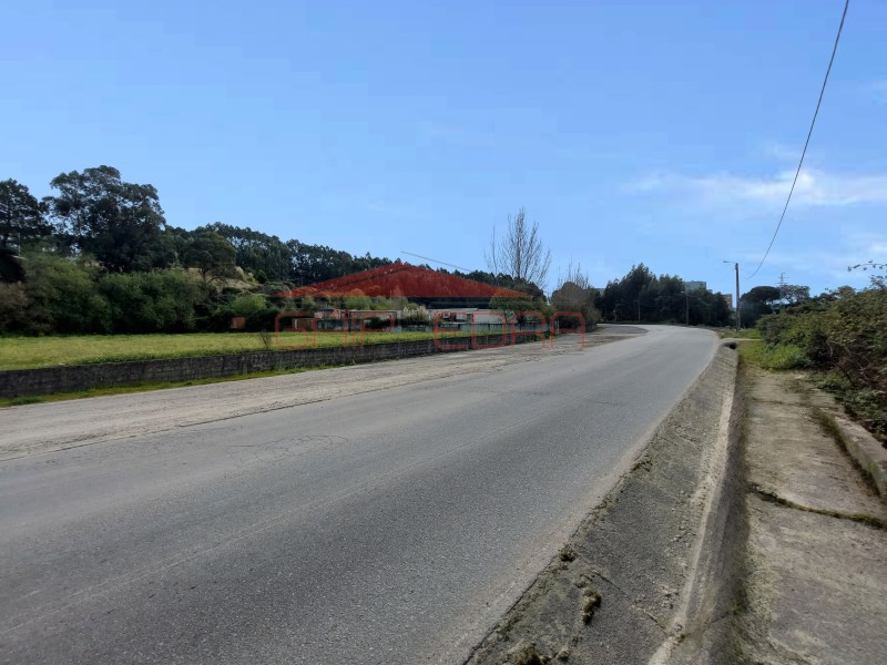 Land 8 000 m2 in Sangemil Águas Santas Maia