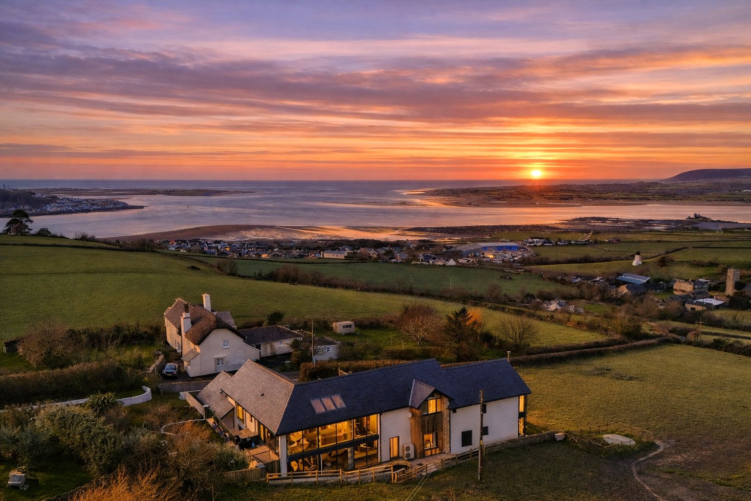 Detached House: for sale in Bideford Devon