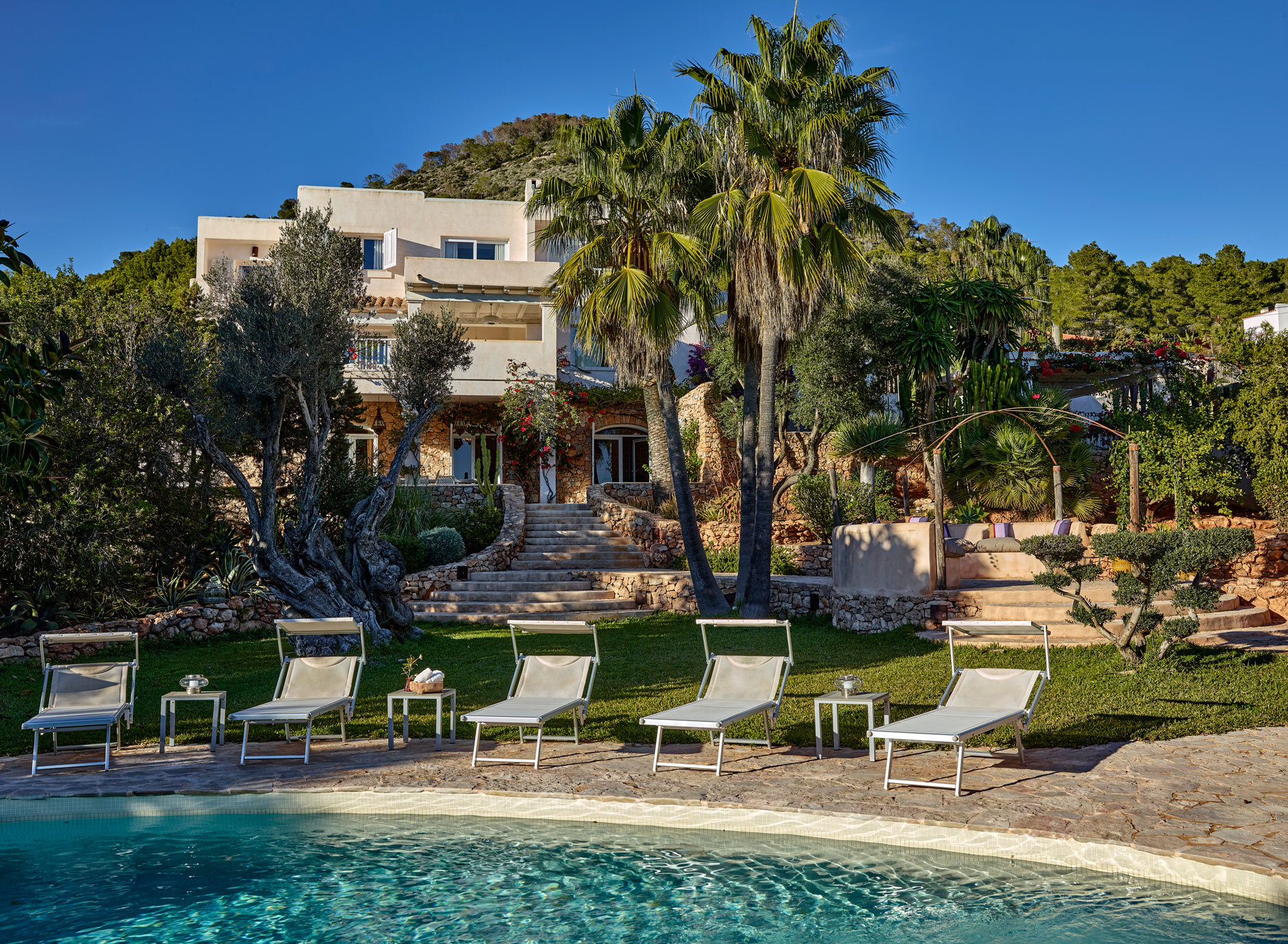 VILLA IN SA CARROCA – A Luxury Retreat with Direct Access to Urban Life