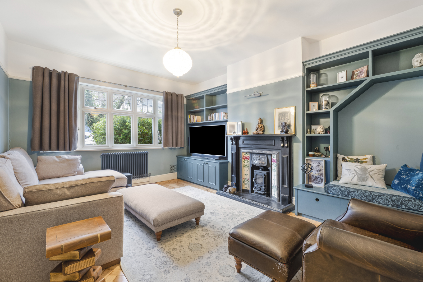 Semi-Detached House: for sale in Surrey