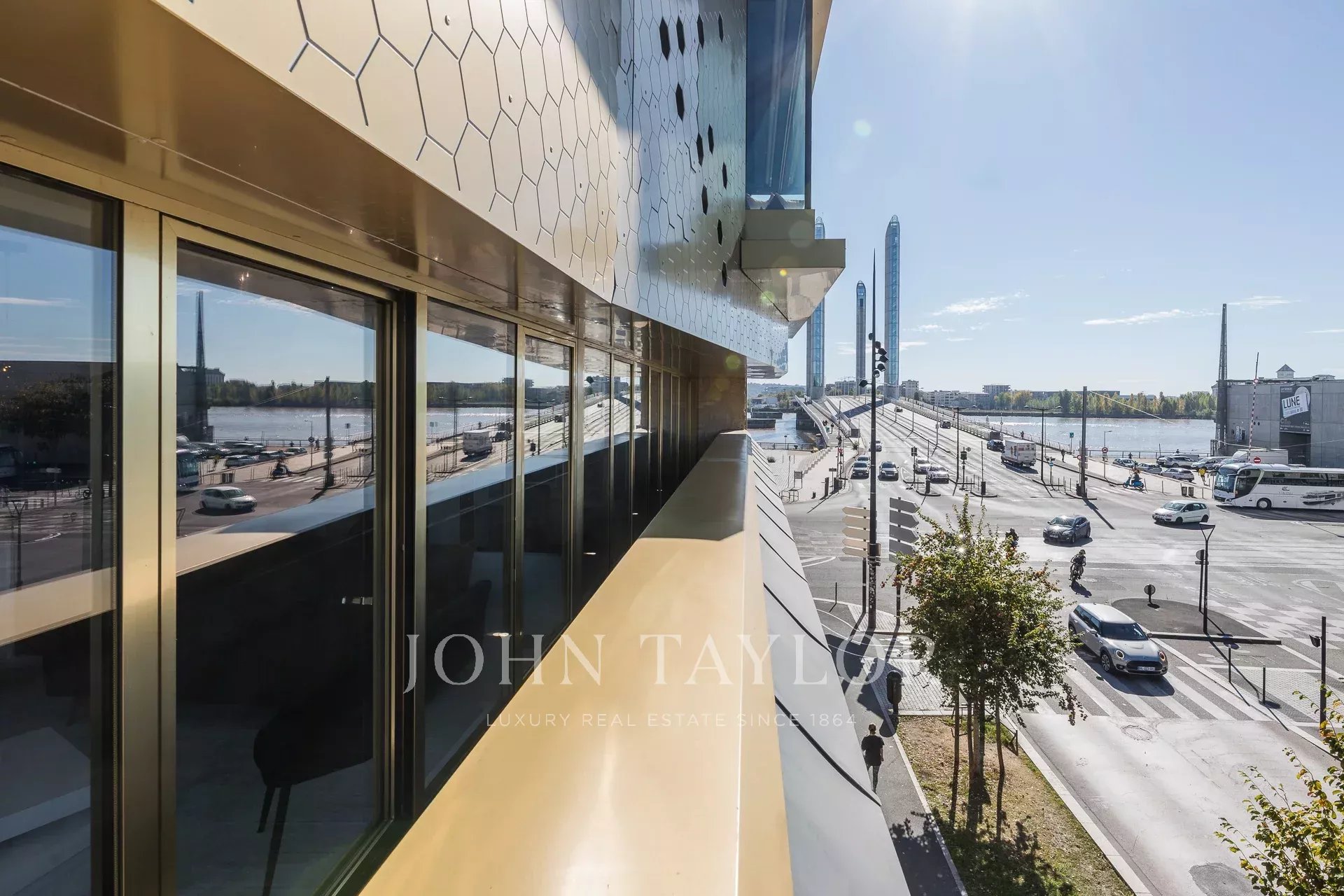 BASSINS À FLOT - COMMERCIAL COMPLEX - JOHN TAYLOR