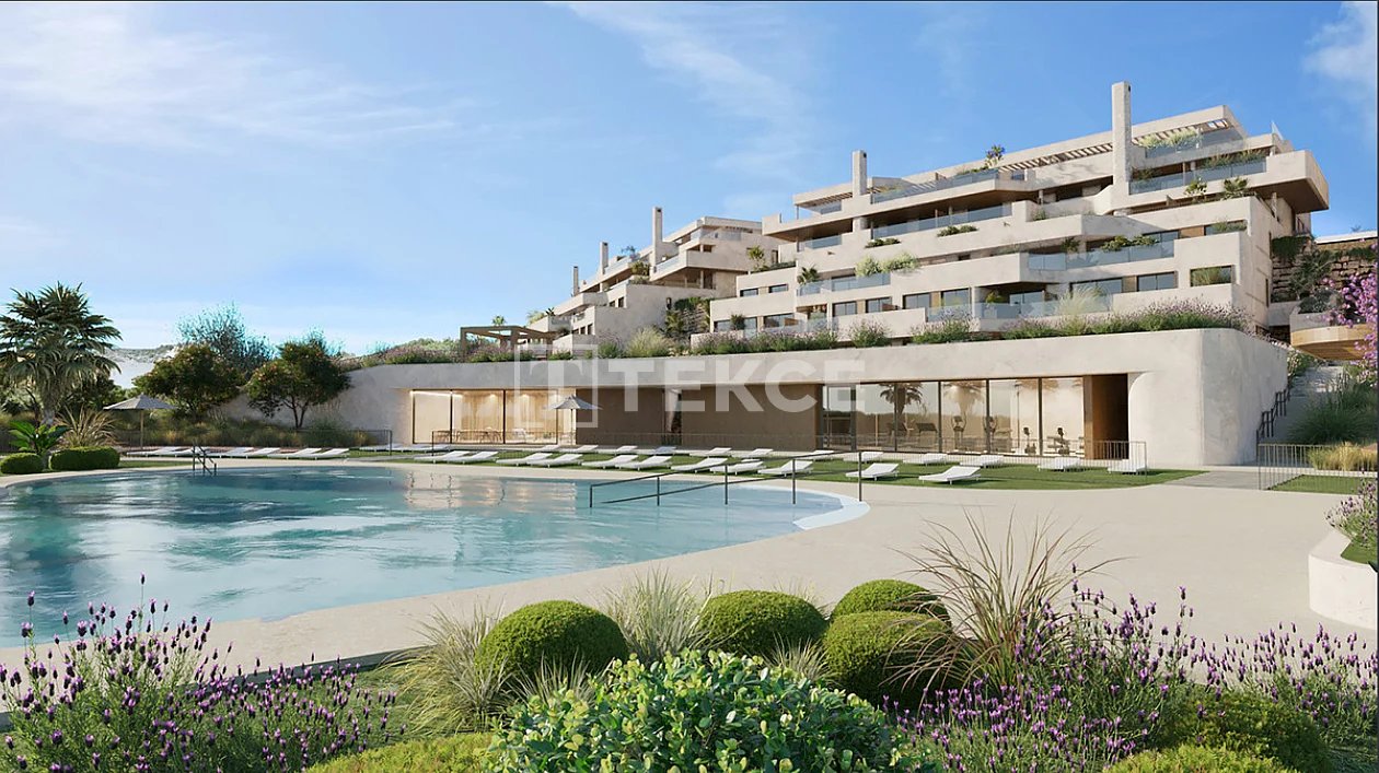 Luxury Apartments in a Complex Near the Beach in Cadiz