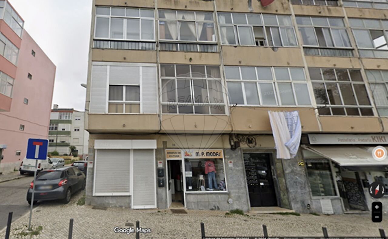 Commercial for sale in Rio de Mouro, Portugal