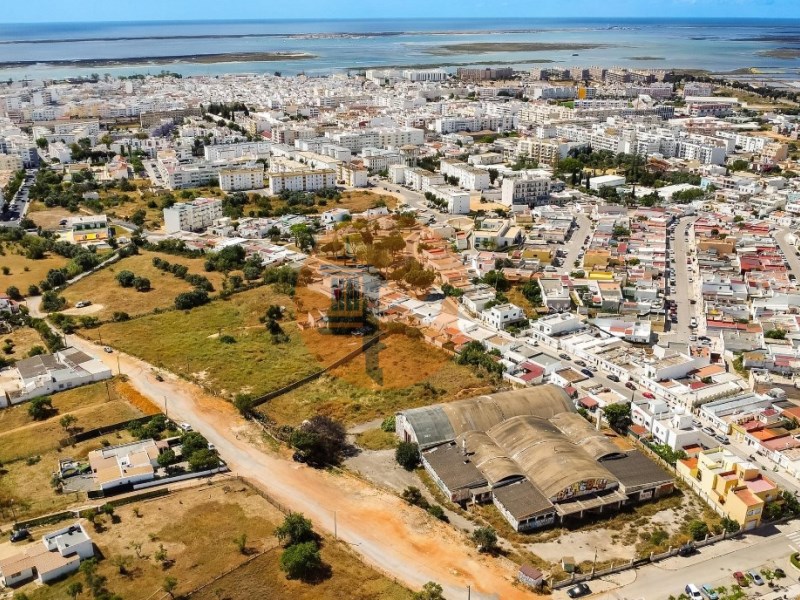 Land with approved project for 150 apartments - Olhão.
