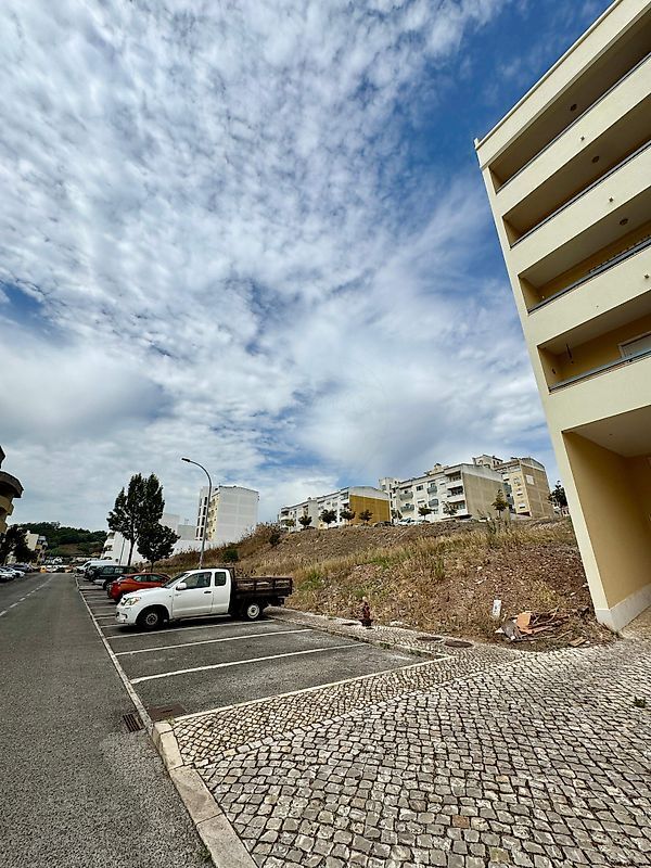 Land Plot for sale in Amadora, Portugal