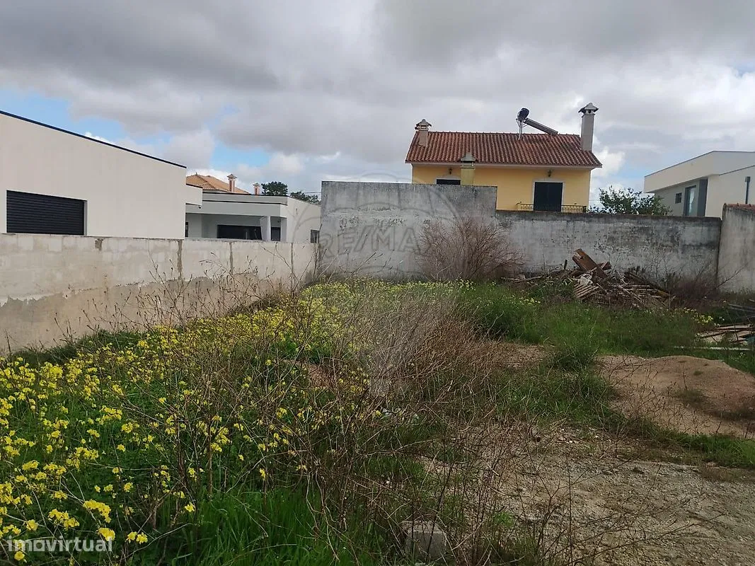 Land Plot for sale, Setúbal (Fernão Ferro, Portugal)