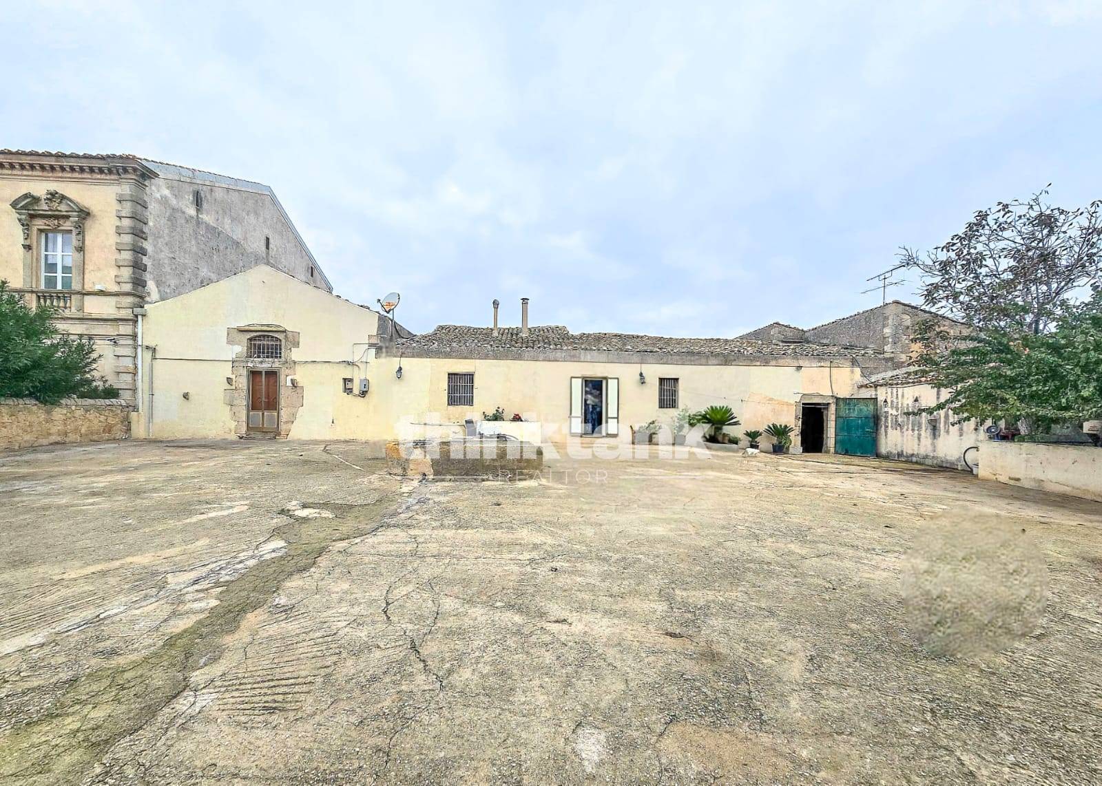 Home for sale, SS514 (Ragusa, Italy)