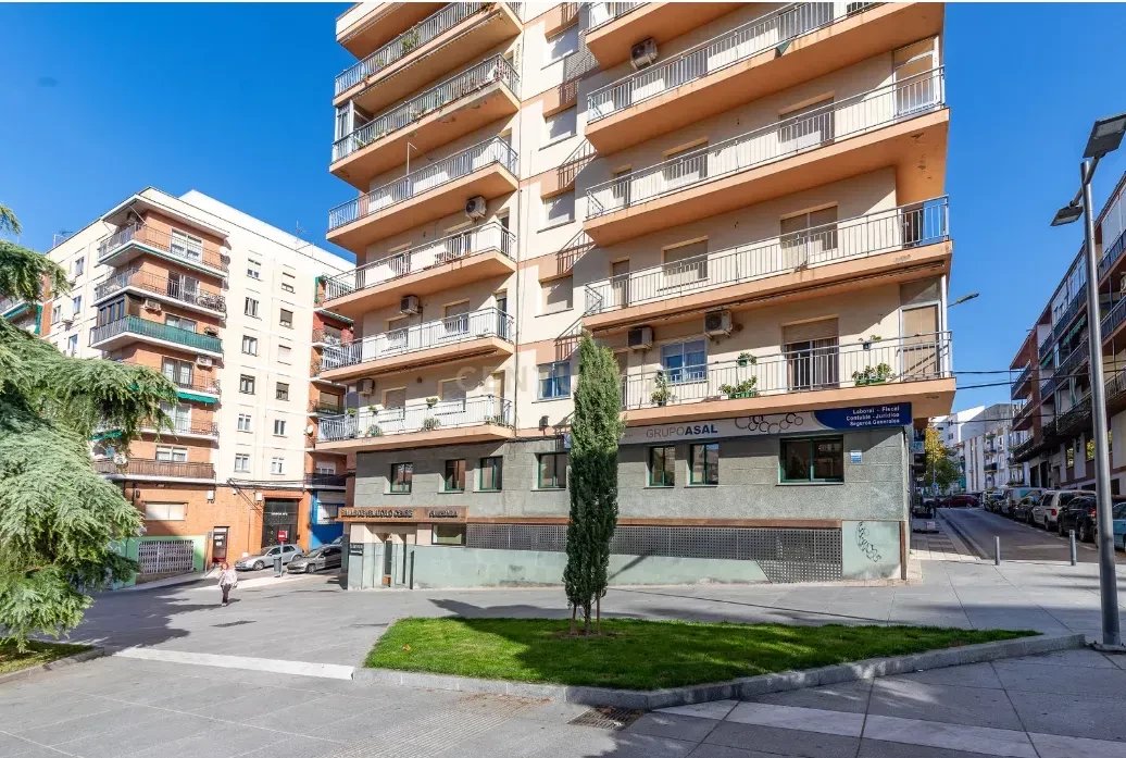 Magnificent Investment Opportunity (Large Premises Located in the heart of Cáceres)