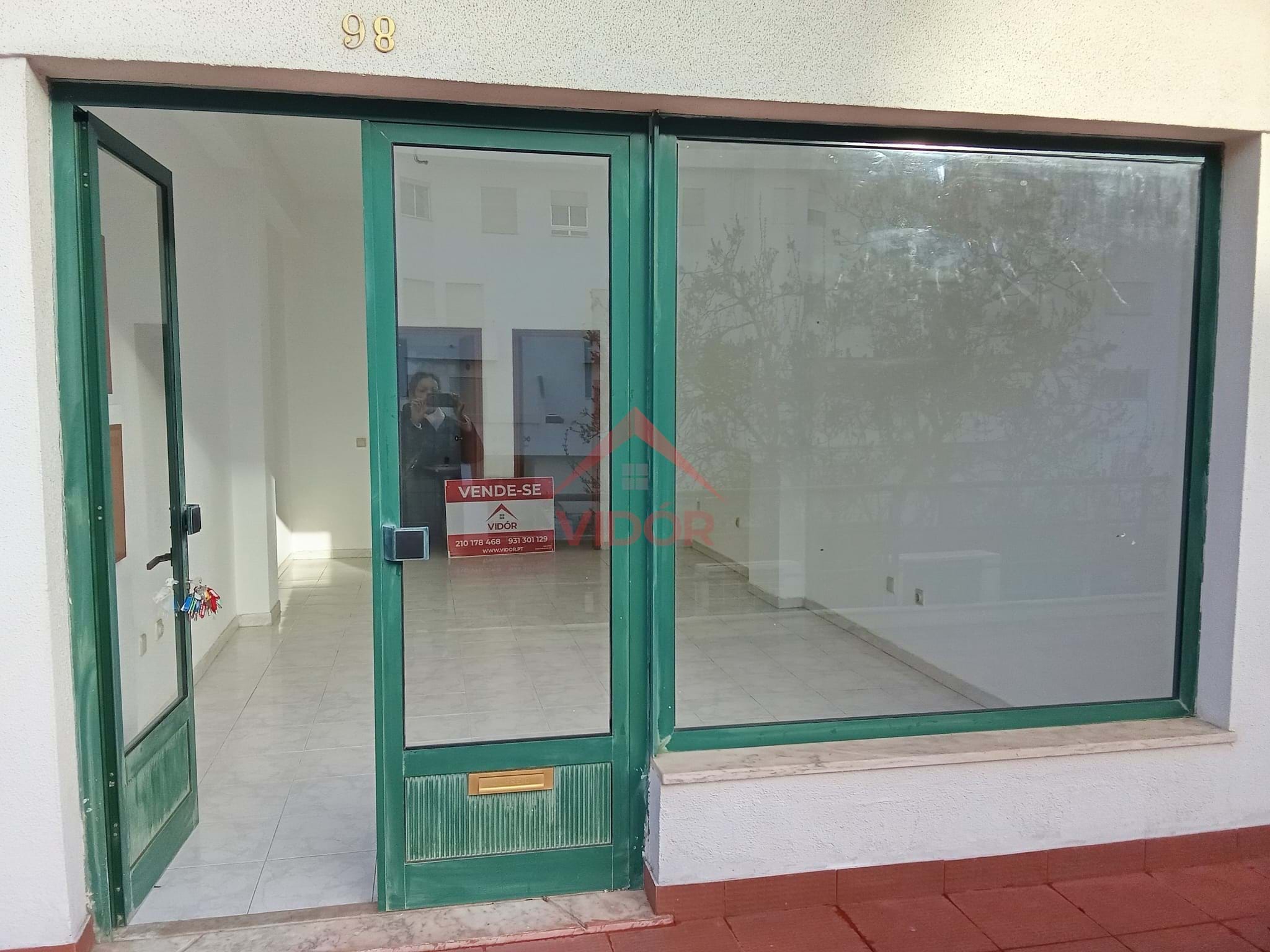 Store with 31m2 in the Municipal Market of Baixa da Banheira