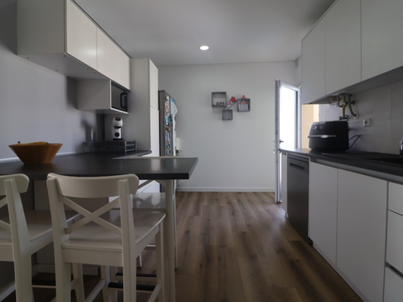 **3 Bedroom Apartment with Garage and 2 Suites - A Few Meters from the Sea**