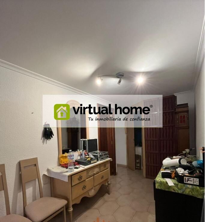 BUILDING FOR SALE IN THE CENTRE OF BENIDORM - 6 HOMES of 150M each plus solarium terrace