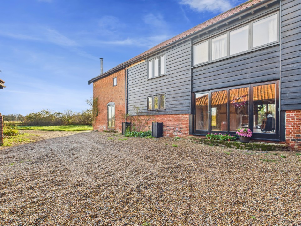 Barn Conversion: for sale in Woodton Bungay