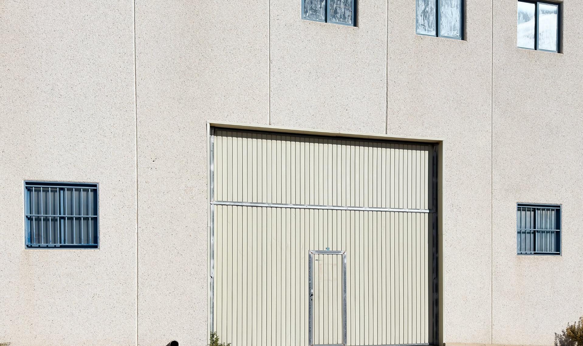 Spacious Warehouse for Sale in La Nucía - Unique Opportunity