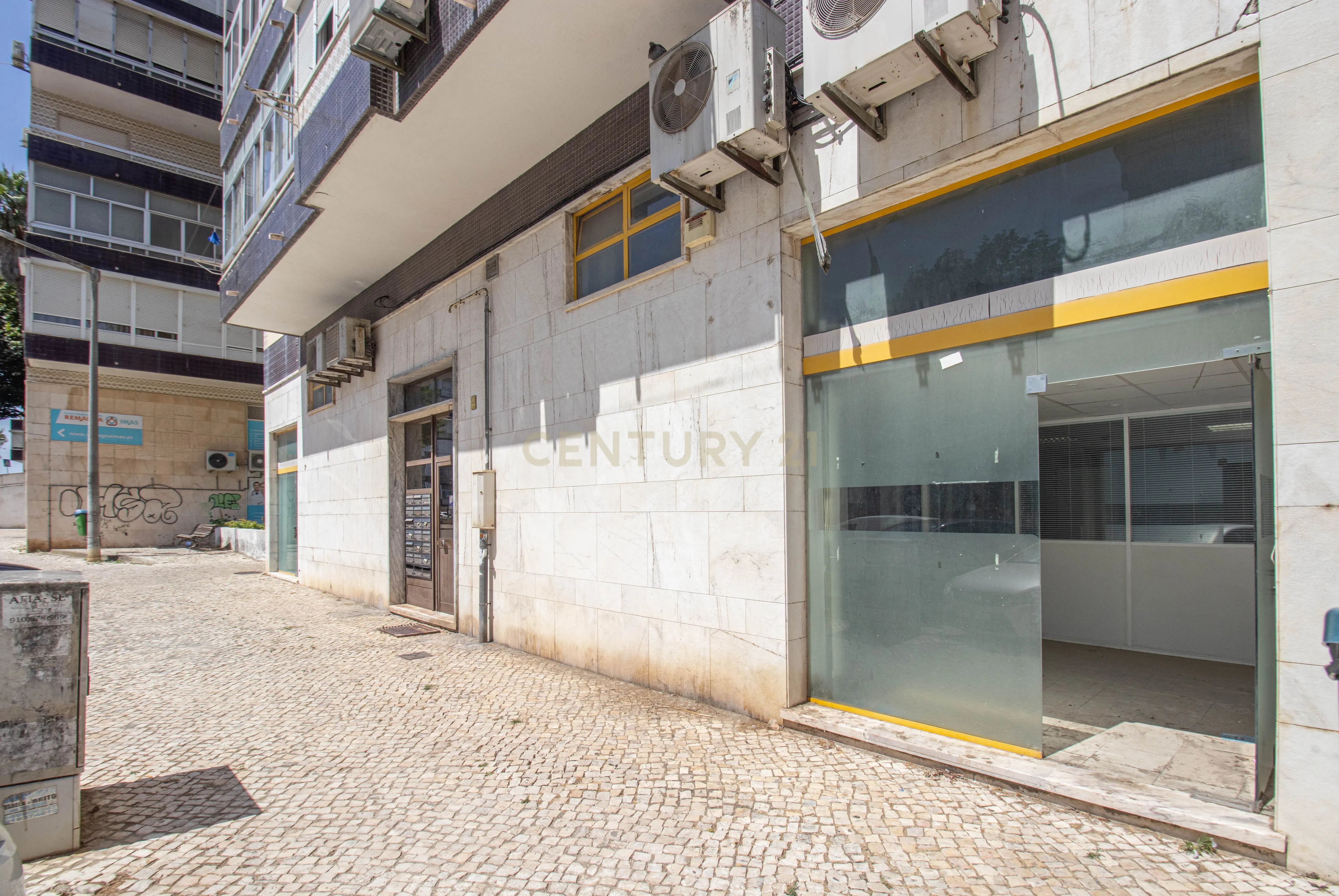 Shop in Odivelas with 360m²