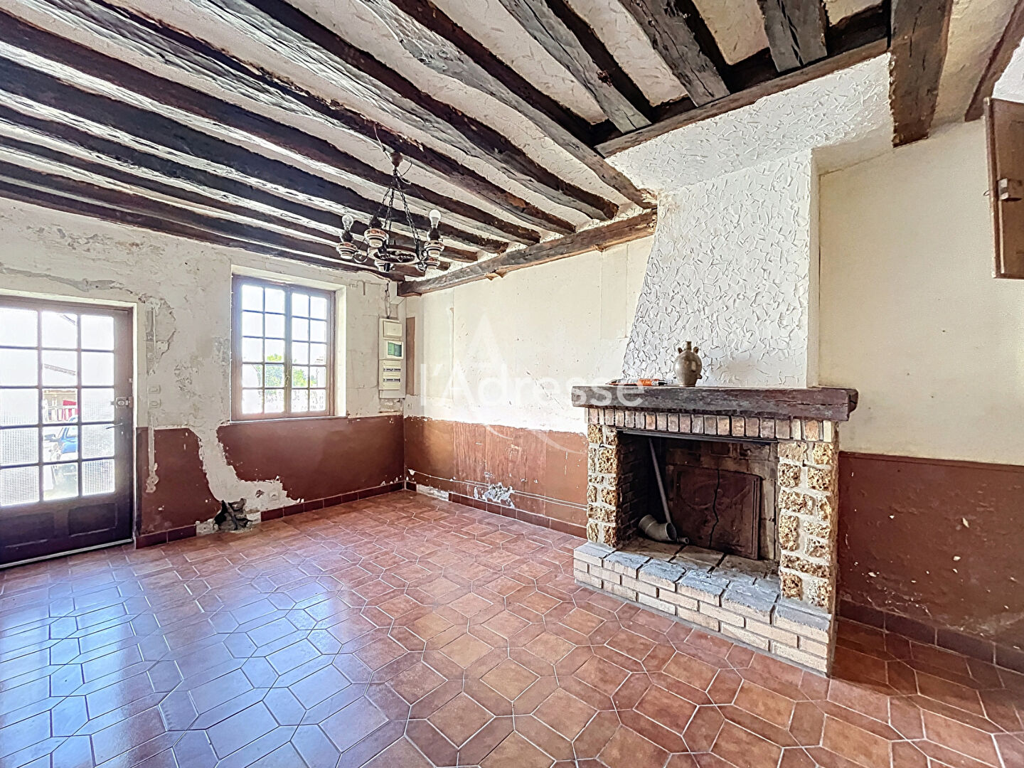 Commercial for sale in Saint-Jean-les-Deux-Jumeaux, France