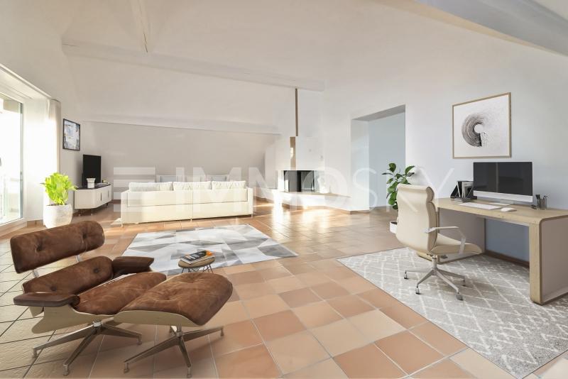 Charming penthouse with stunning views!