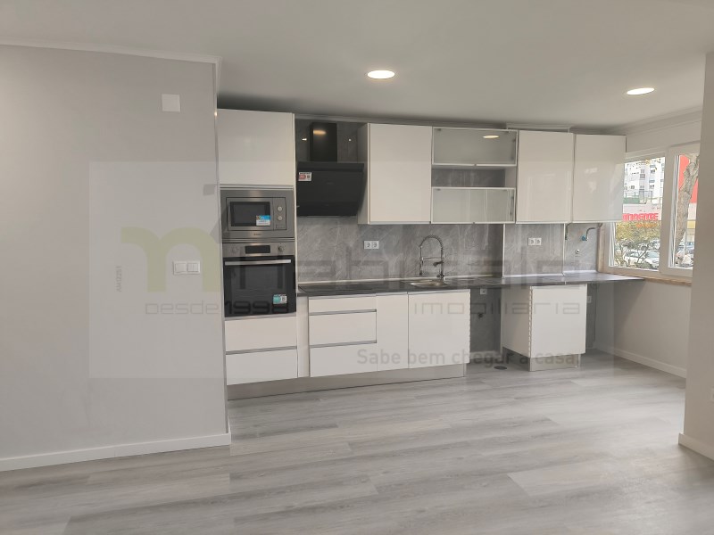 2 Bedroom Apartment Oeiras