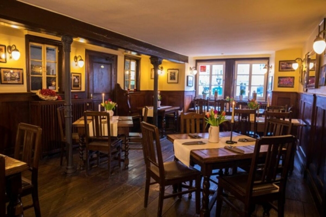 Hotel-restaurant with history and character - west of Bern