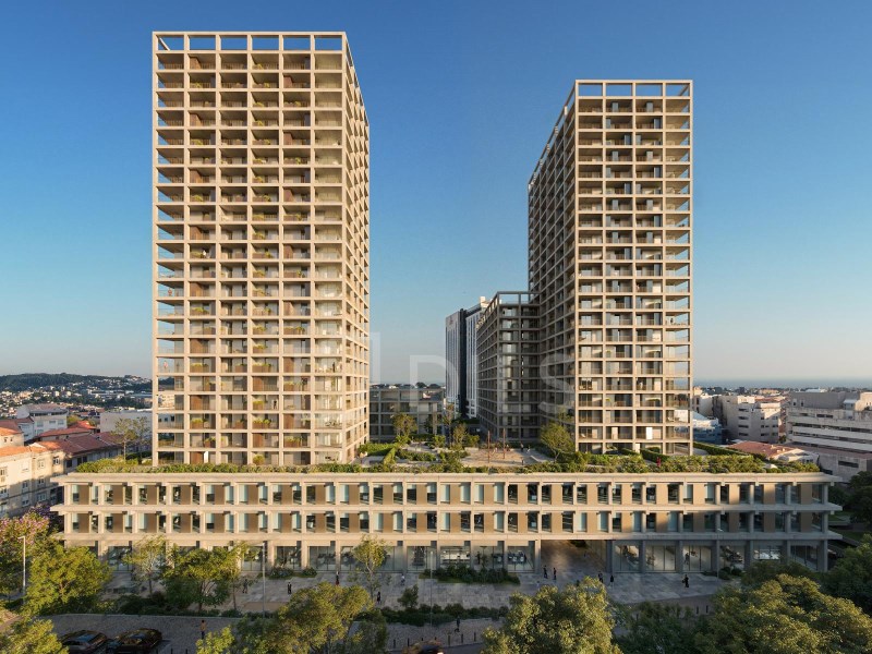 1+1 bedroom flat with outdoor area in the heart of the city of Porto.