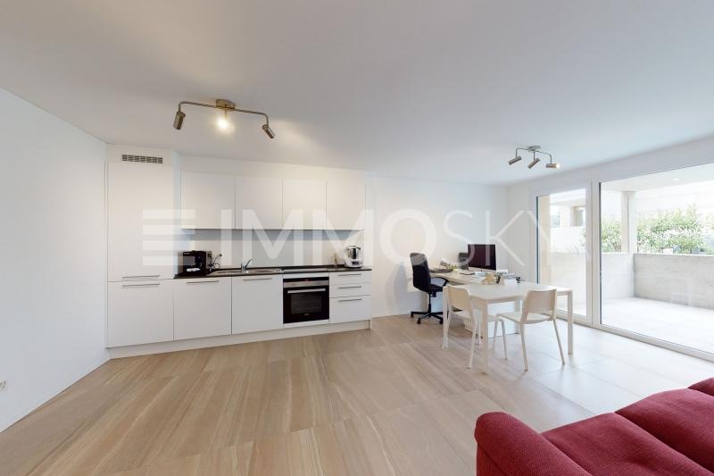 Cozy income in an elegant building