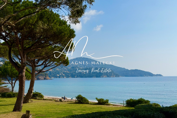 Pramousquier T2 LOI CARREZ 29.50M2 JARDINET a few pa