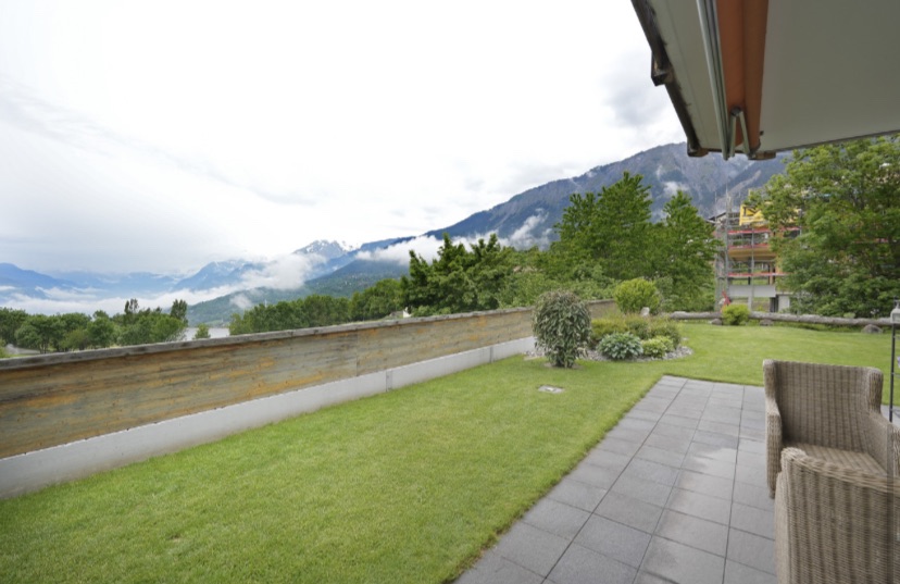 Magnificent apartment with a view of the plain