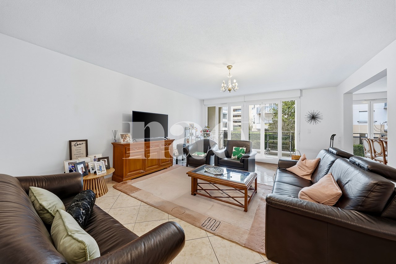 Rare opportunity at Grand-Saconnex? Spacious 7-room family apartment