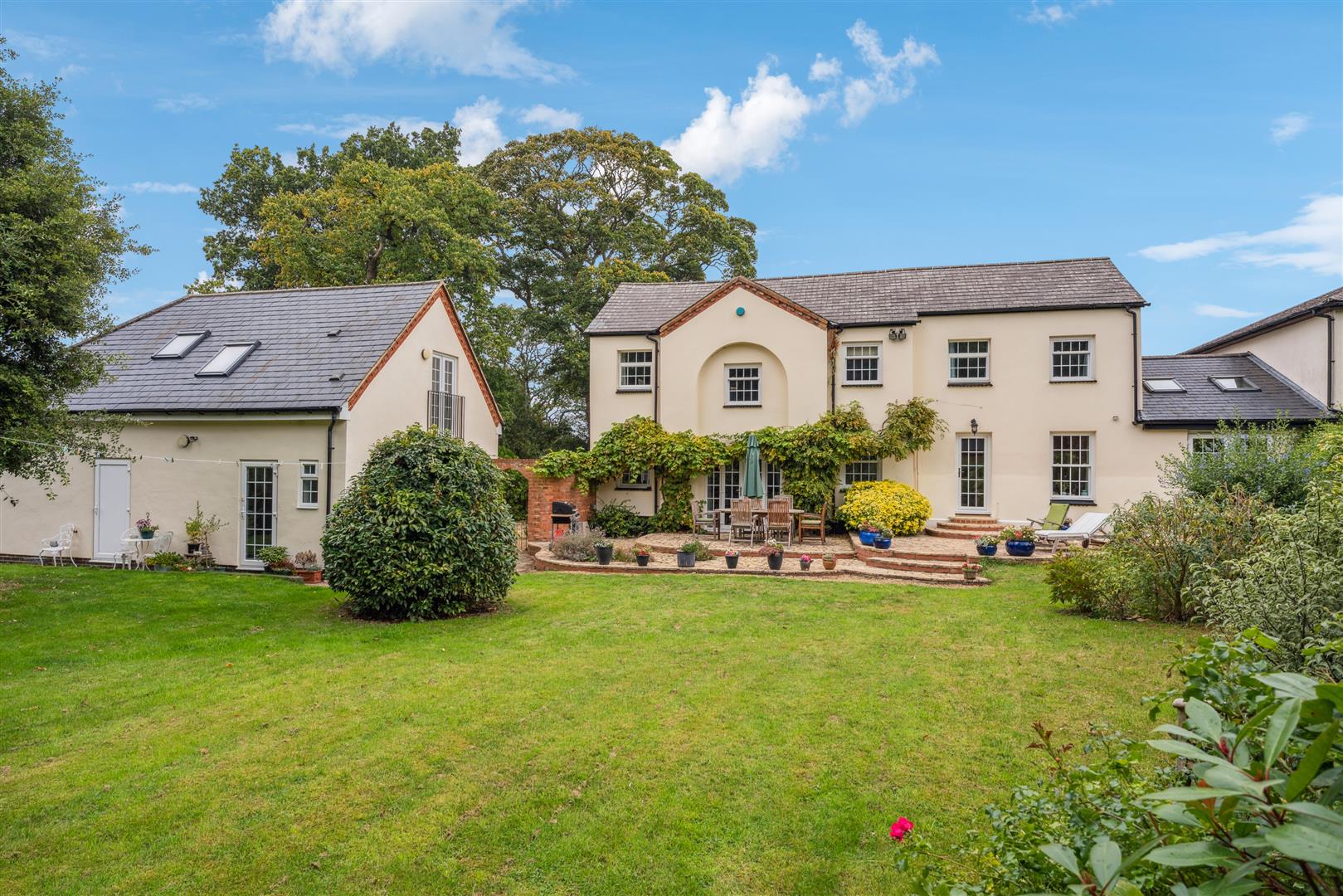 House: for sale in Whaddon