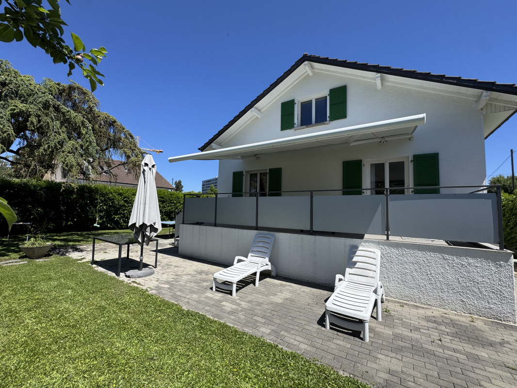 Central location for this lovely house with 4 bedrooms