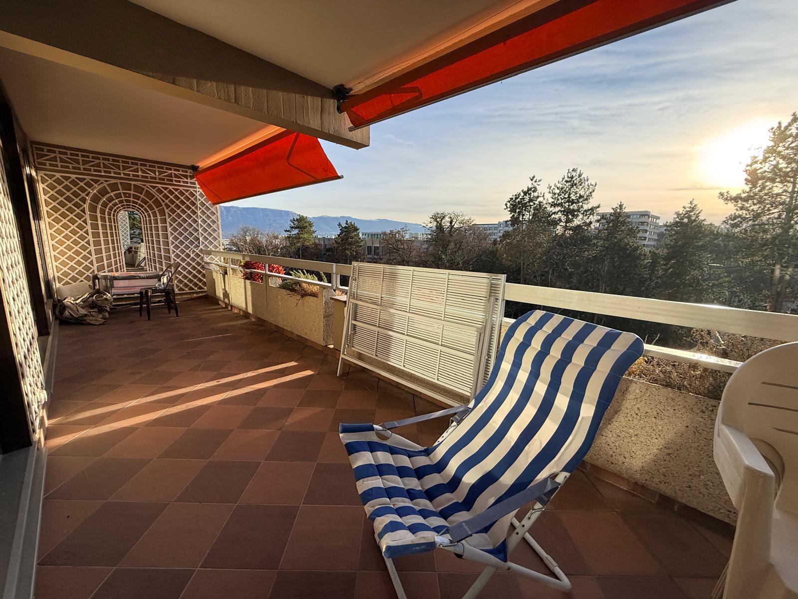 Renovated 3.5-Room Apartment – Quiet, Green, South-Facing