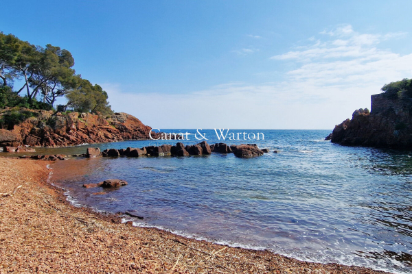 200 METERS FROM THE SEA