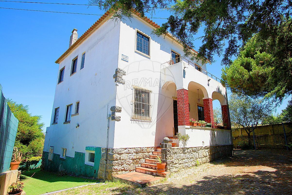 Building for sale in Algueirão–Mem Martins, Portugal
