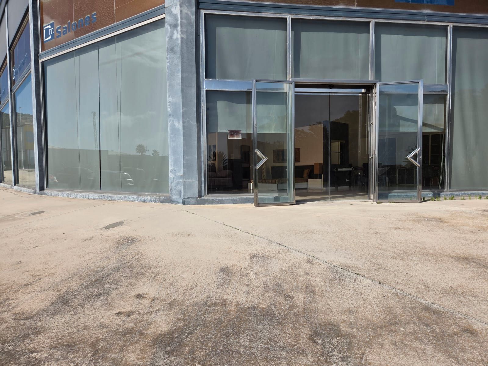 Commercial for sale in La Línea de la Concepción, Spain